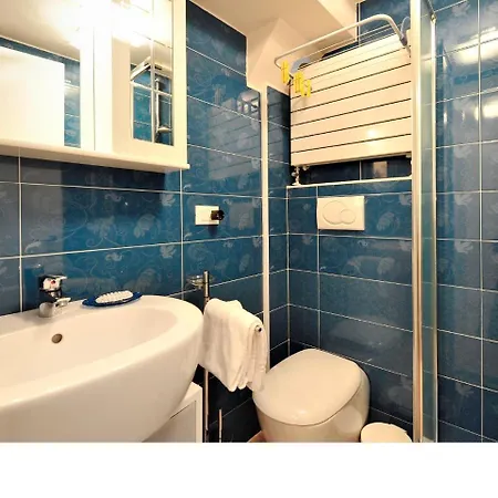 Apartment Castello Di Godego Sleeps 4 Air Con Wifi