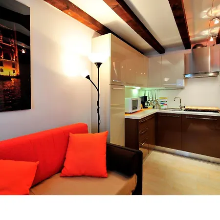 Castello Di Godego Sleeps 4 Air Con Wifi Apartment