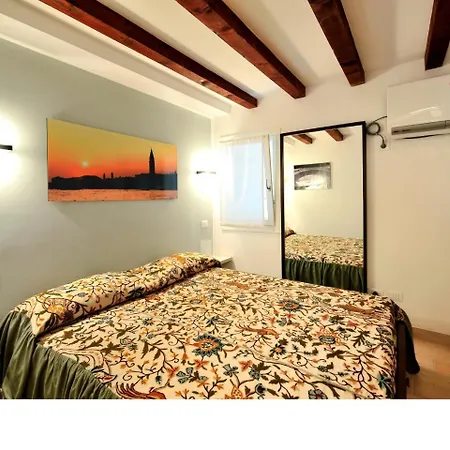 Апартаменты Castello Di Godego Sleeps 4 Air Con Wifi *