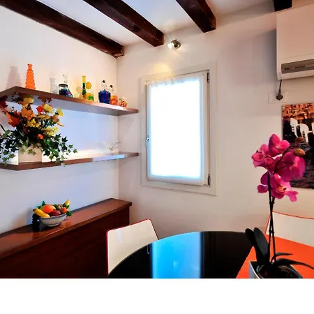 Castello Di Godego Sleeps 4 Air Con Wifi *